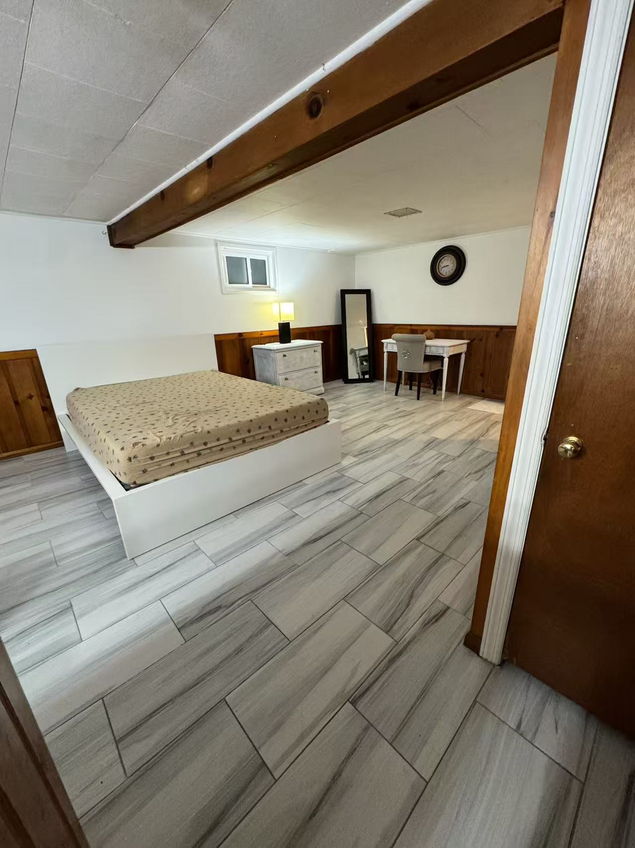254 Arlington St, Mineola — private room