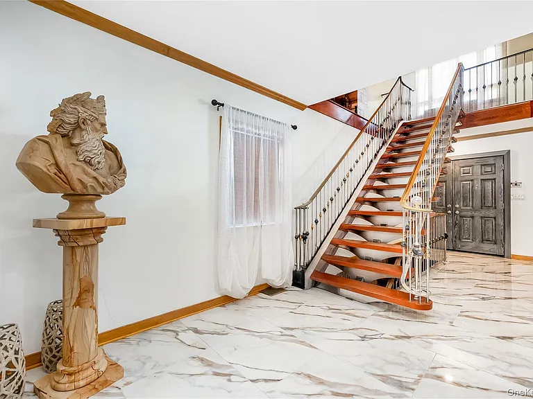 Foyer & Floating Stairs