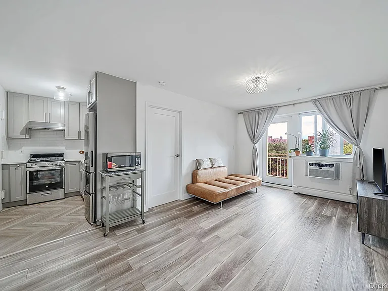 Living Room & Open Kitchen