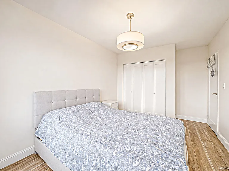Bedroom 2 — Closet