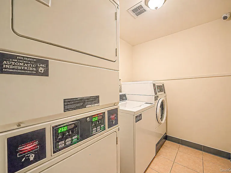 Common-Area Laundry Room