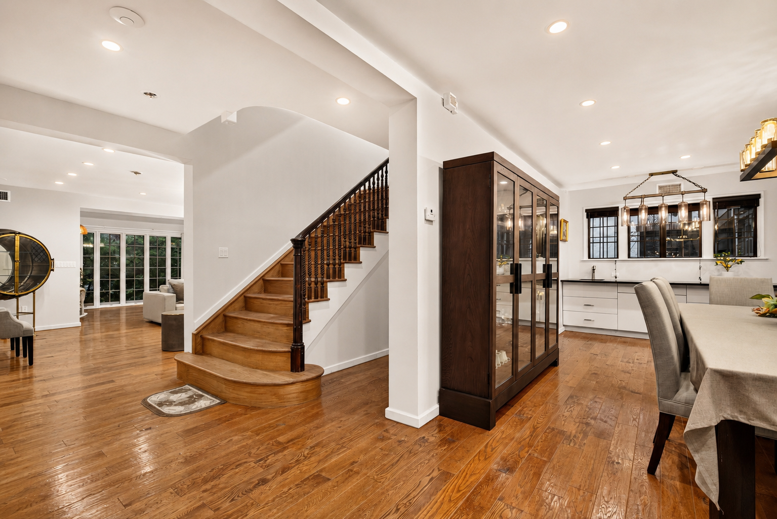 Upper hall staircase