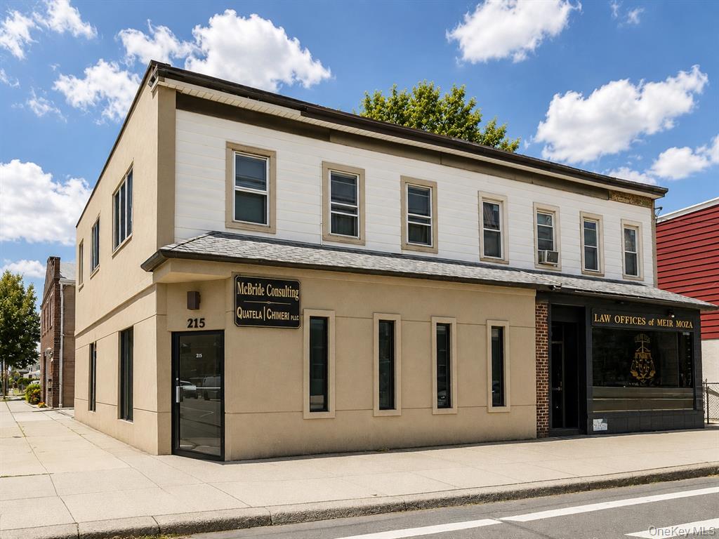 215 Willis Avenue, 2nd Floor, Mineola